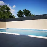 וילה Flora Relax House, Free Parking פרוי