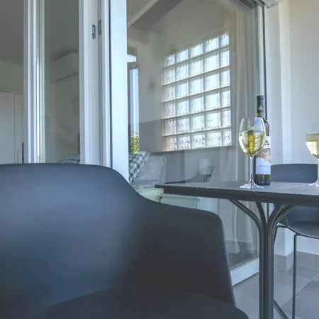 Flora Relax House, Free Parking Вилла Перой