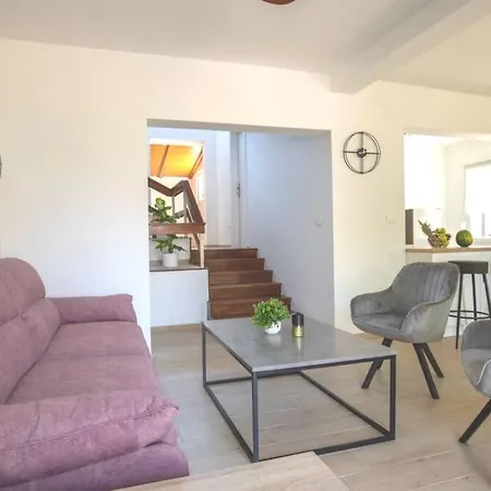 Flora Relax House, Free Parking *