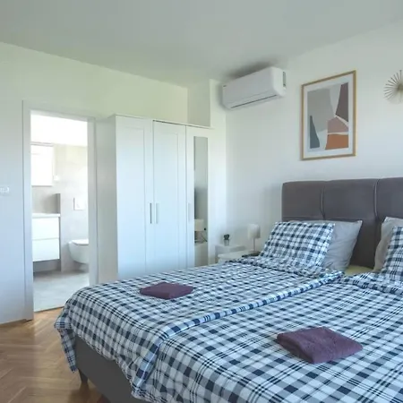 Вилла Flora Relax House, Free Parking
