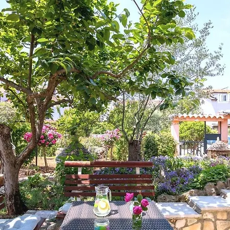 Flora Relax House, Free Parking * Перой