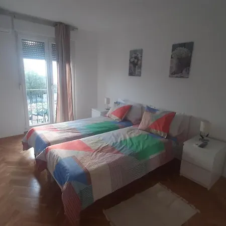 Вилла Flora Relax House, Free Parking Перой