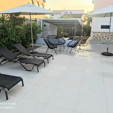 Flora Relax House, Free Parking Villa *