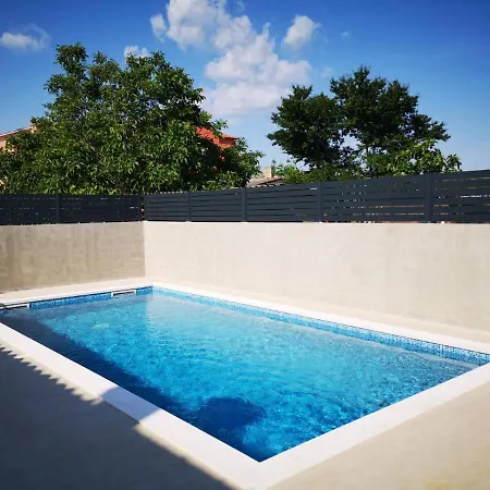 Villa Flora Relax House, Free Parking Peroj