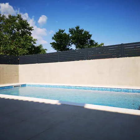 Villa Flora Relax House, Free Parking Peroj